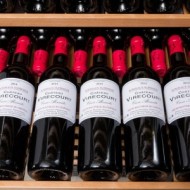 Vinoteca integrable para 168 botellas → Vinobox 168GC 2T Negro - detalle estantes con botellas de vino